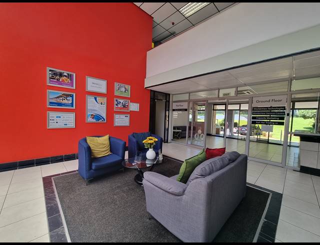 1,832M² OFFICE FOR SALE IN WOODMEAD